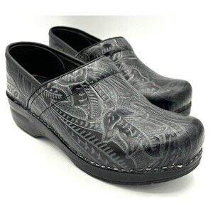 Dansko Professional Clog Black Antique Tooled Women's EU sizes 39 (US 8.5) EUC